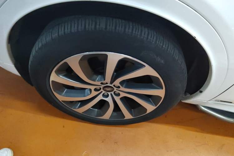 Used Land Rover Discovery Sport 2020 249 PS R-Dynamic Performance Edition
