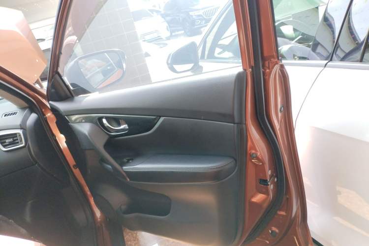 Used Nissan X-Trail 2014 2.5L CVT Luxury Edition 4WD
