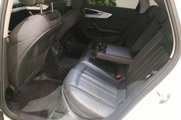 Used Audi A4L 2022 40 TFSI Luxury Dynamic Model
