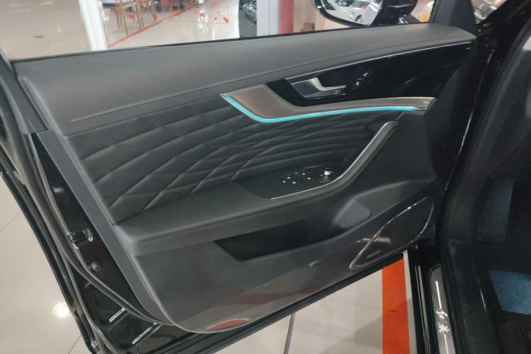 Used Hongqi HS5 2022 Facelifted Version 2.0T Smart Connect Flagship All-Wheel-Drive Edition
