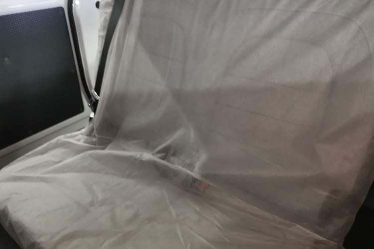 Used Wuling Yangguang 2025 Model 310KM Bus Edition—Customized by CATL
