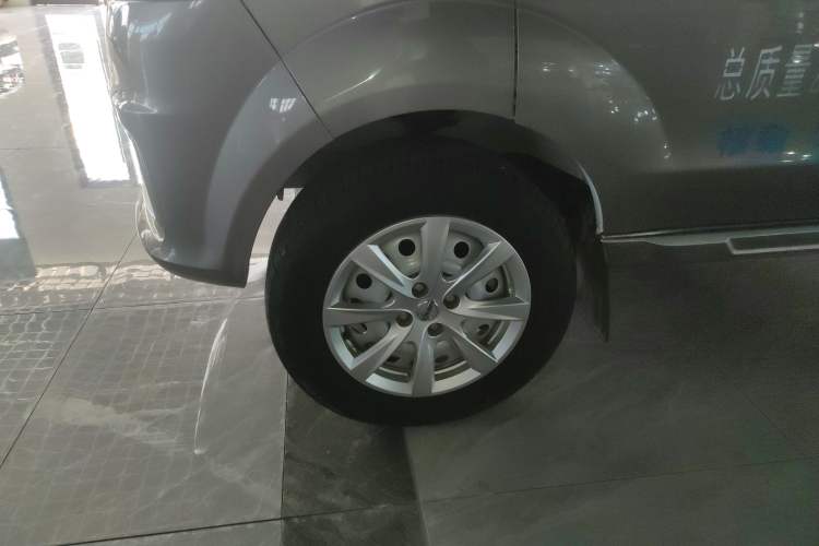 Used Jinbei New Hiace S 2023 1.5L Wealth Edition Van 2/5-Seater Non-Air-Conditioned Version SWC15M