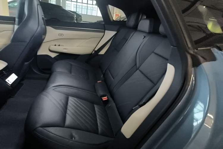 Used Zeekr 001 2025 YOU Edition 100 kWh All-Wheel Drive
