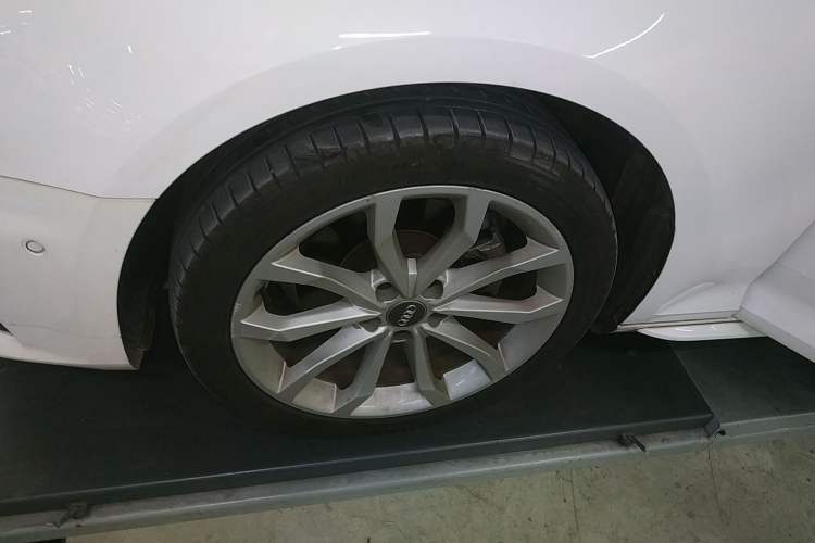 Used Audi A4L 2019 40 TFSI Fashion Edition China VI Emission Standard
