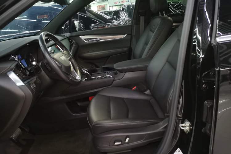 Used Cadillac XT6 2022 2.0T Six-Seater Four-Wheel-Drive Luxury Version