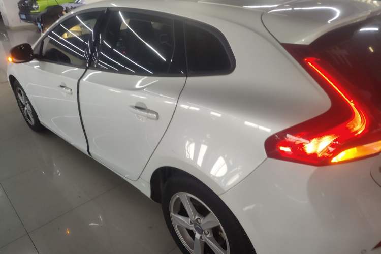 Used Volvo V40 2016 T3 Zhiyi Edition