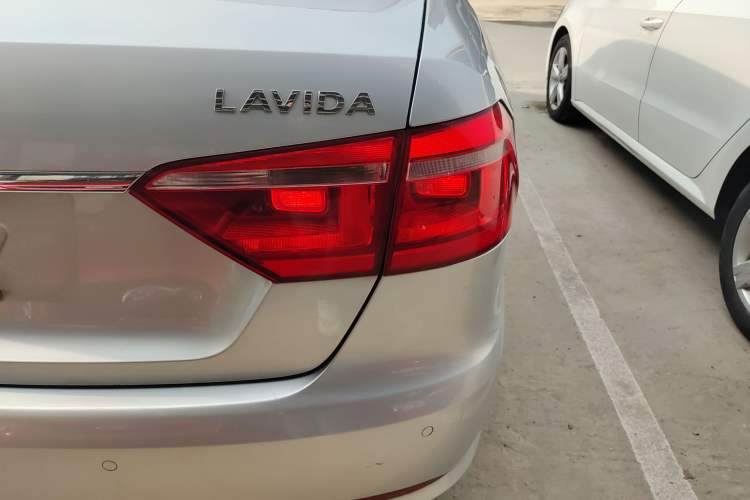 Used Volkswagen Lavida 2013 Restyled Classic 1.6L Automatic Comfort Edition
