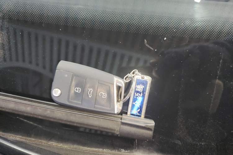 Used Volkswagen Magotan 2025 Zhongxiang Version 280TSI DSG Comfort Edition
