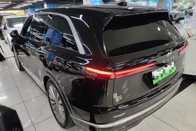 Used ONVO Luxeed L90 2025 Model—Max Six-Seater Version
