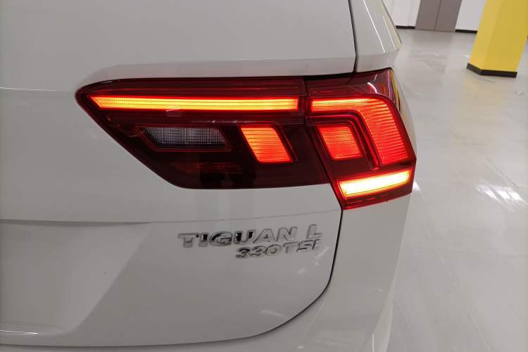 Used Volkswagen Tiguan L 2017 330TSI Automatic Two-Wheel Drive Luxury Edition
