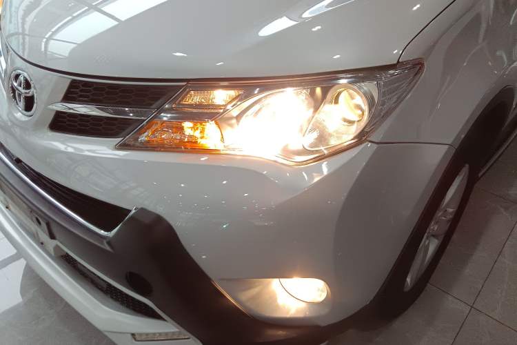 Used Toyota RAV4 2013 2.0L CVT Two-Wheel Drive Urban Edition