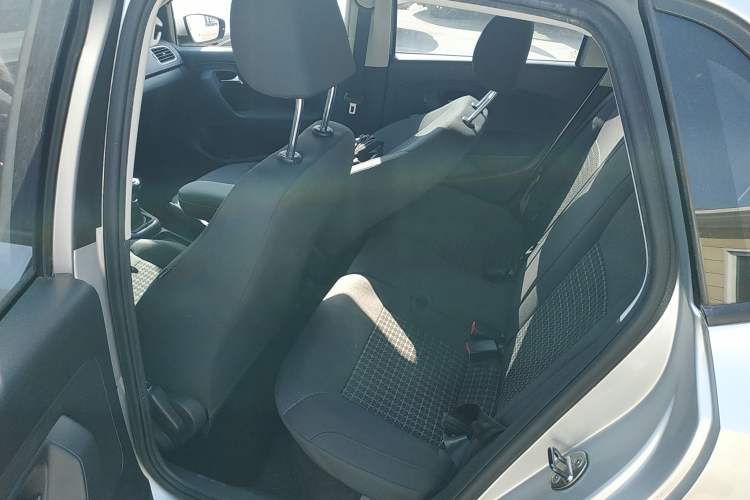 Used Volkswagen Polo 2014 1.6L Manual Comfort Edition