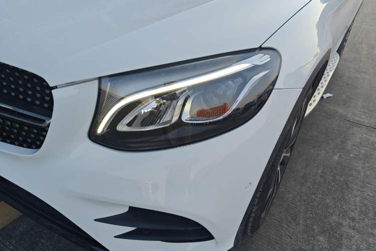 Used Mercedes-Benz GLC Coupe 2019 Facelift GLC 260 4MATIC Coupe SUV
