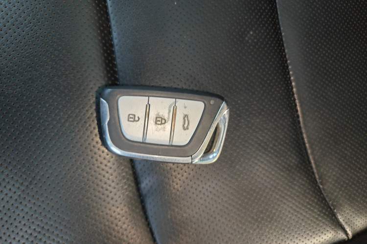 Used SOL X8 2021 300T DCT Prestige Smart Connectivity Edition 5-seater
