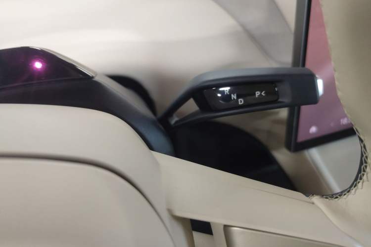 Used  YU7 2025 Ultra-Long Range High-Performance All-Wheel-Drive Max Edition