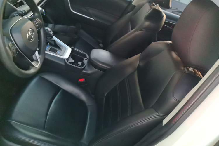 Used Toyota RAV4 2021 Revised Version Dual-Motor Hybrid 2.5L E-CVT Two-Wheel Drive Elite Edition
