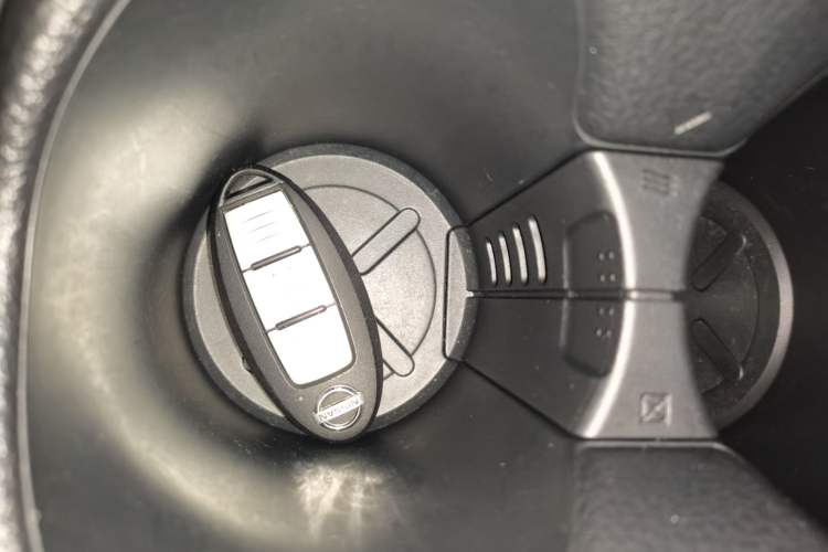 Used Nissan X-Trail 2023 Classic 2.0L Two-Wheel Drive Smart Connect Premium Edition