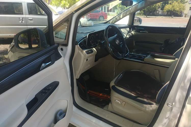 Used Buick GL8 2023 ES Lu Zun Comfort Model
