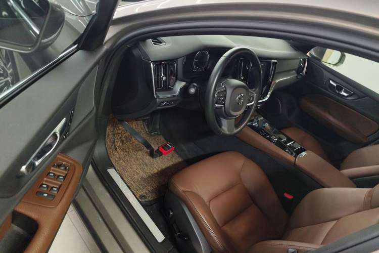 Used Volvo S60 New Energy 2022 T8 eDrive Hybrid All-Wheel Drive Smart Luxury Edition