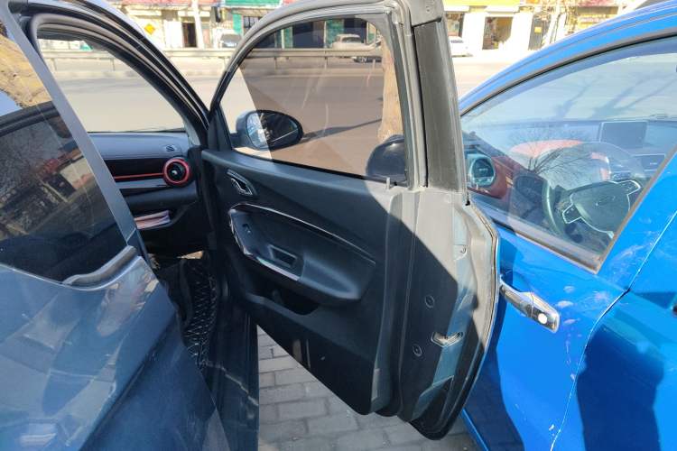 Used Chery Little Ant 2022 Sweet Pink Edition Half-Sugar Version 3-Cell Lithium 30kW 301km
