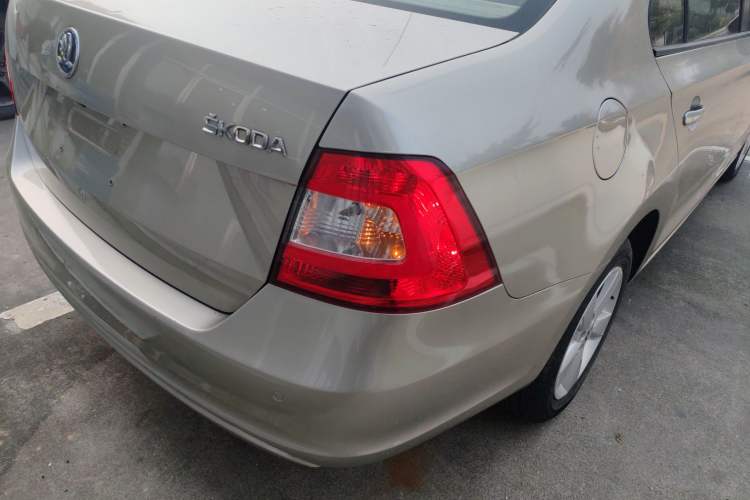 Used Skoda Rapid 2013 1.6L Manual Smart Selection Model
