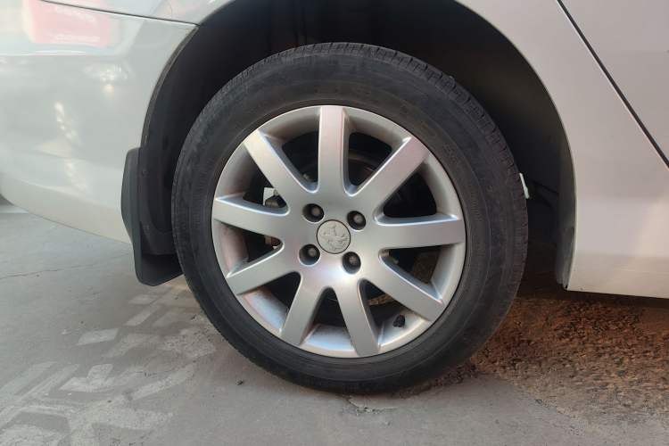 Used Peugeot 308 2014 Enjoy Edition Classic 1.6L Manual YouShang Model