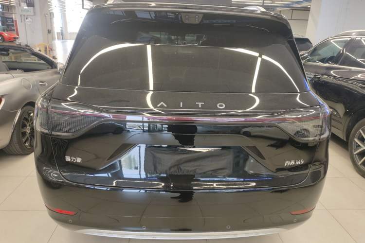 Used Hima AITO M9 2025 Extended-Range Ultra Version 52 kWh 6-Seater