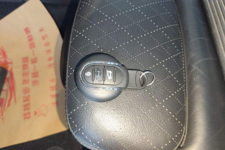 Used  MINI 2019 1.5T COOPER Artist Five-Door Edition
