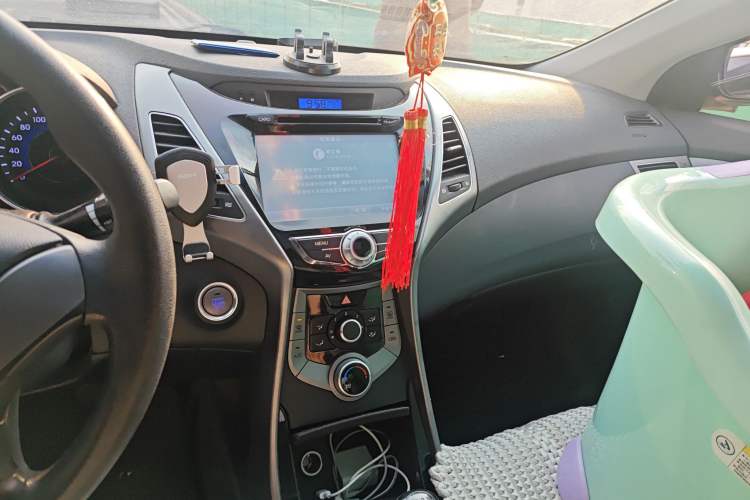 Used Hyundai Elantra (5th Generation / Langdong) 2015 1.6L Manual Leading Model
