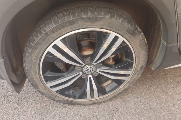 Used Volkswagen Touran 2018 Volkswagen Touran L 280TSI DSG Boundary Edition 7 Seats China VI Standard
