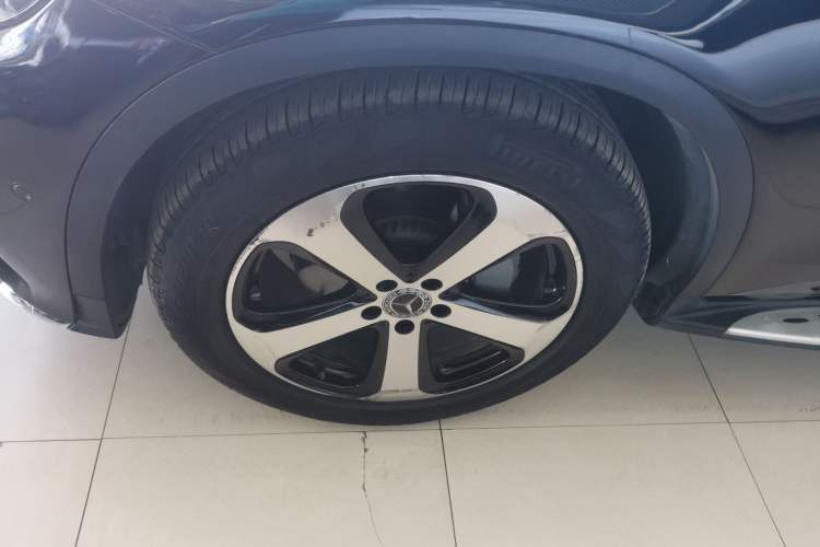 Used Mercedes-Benz GLC 2018 Facelift GLC 260 4MATIC Luxury Edition
