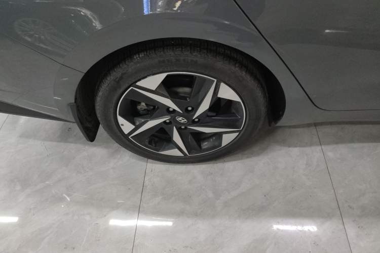 Used Hyundai Elantra 2022 1.5L CVT LUX Prestige Edition
