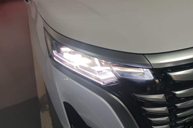 Used Denza D9 2022 DM-i 970 Four-Wheel Drive Prestige Model