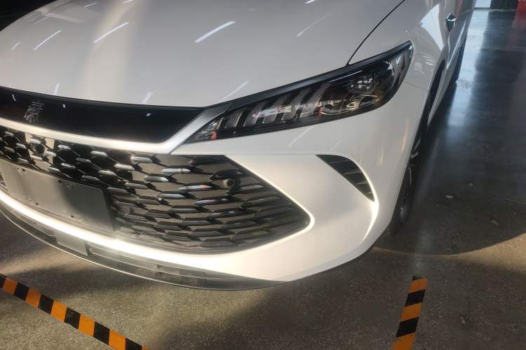 Used BYD Qin PLUS 2025 DM-i Smart Drive 120KM Superior Model