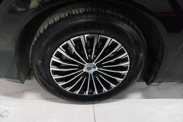 Used Denza D9 2022 EV 600 Four-Wheel Drive Prestige Model
