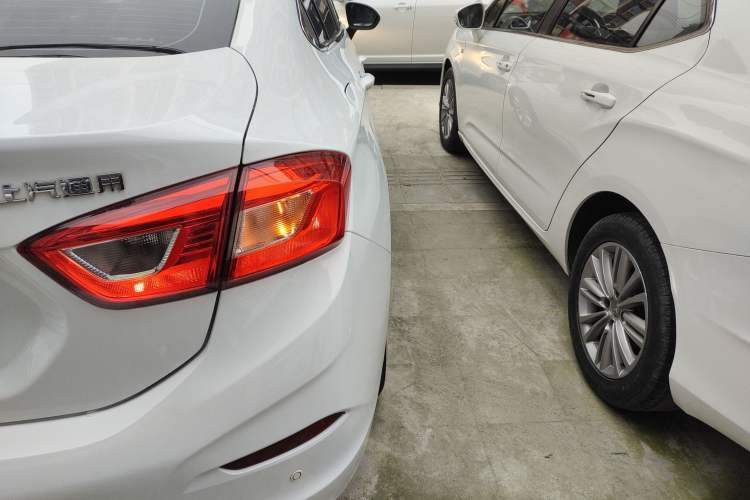 Used Chevrolet Cruze 2017 1.5L Automatic Pioneer Sunroof Edition
