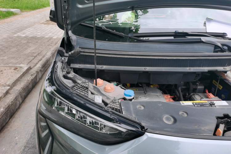 Used AION Y 2022 70 Tech Edition Lithium Iron Phosphate
