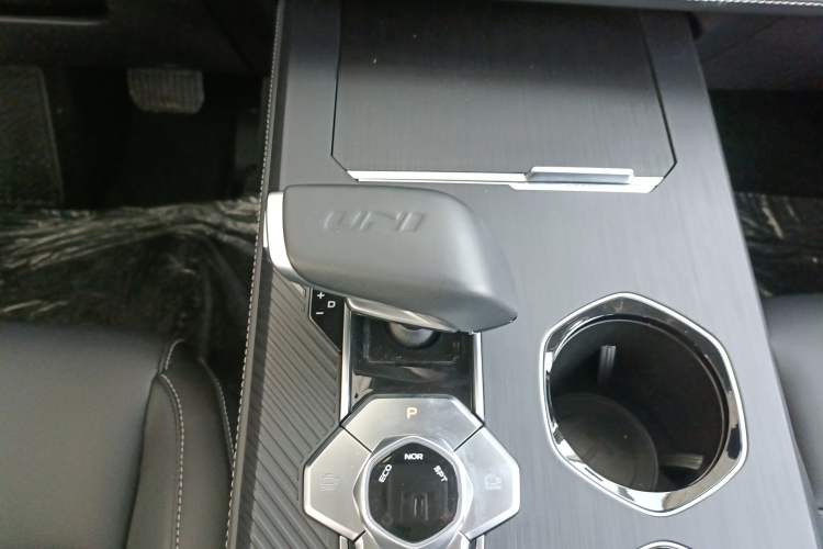 Used Changan UNI-K 2024 2.0T Two-Wheel Drive Global Edition
