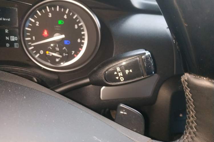 Used Mercedes-Benz R-Class 2014 R 320 4MATIC Business Model