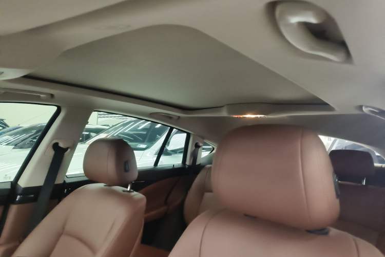 Used BMW 5 Series GT 2014 535i Leading Model
