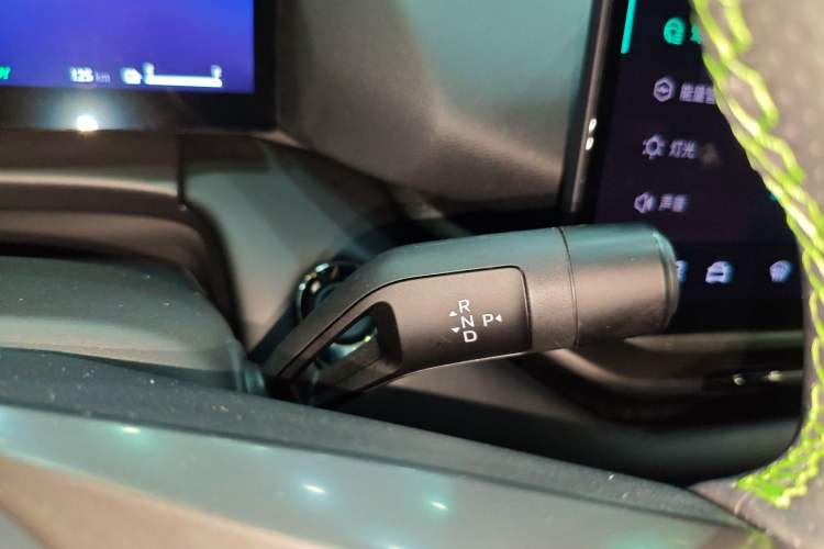 Used Lynk & Co 06 EM-P 2023 EM-P 126 Long-Range Halo
