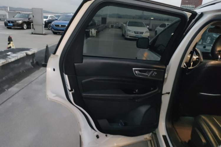 Used Ford Edge 2016 EcoBoost 245 Four-Wheel Drive Titanium 7-Seater
