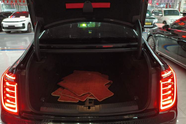 Used Hongqi H9 2023 2.0T Smart Connect Flagship Edition
