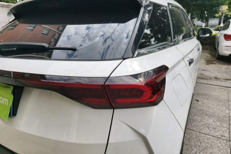 Used Bestune T77 2019 230 TID Automatic Prestige Version China V Emission Standard
