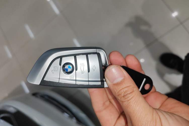 Used BMW 5 Series 2019 Facelifted 525Li Luxury Package
