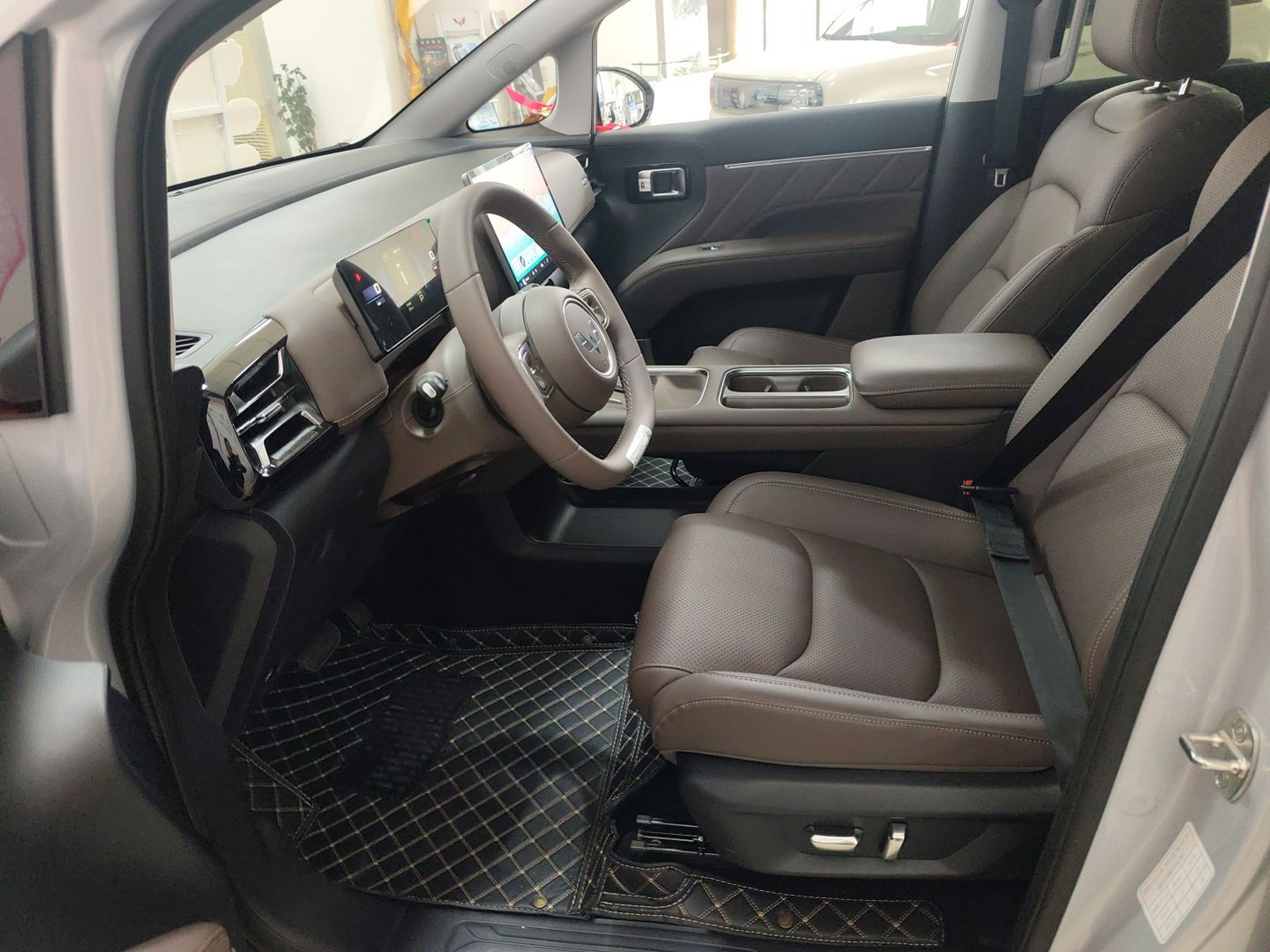 Переднее сиденье в автомобиле