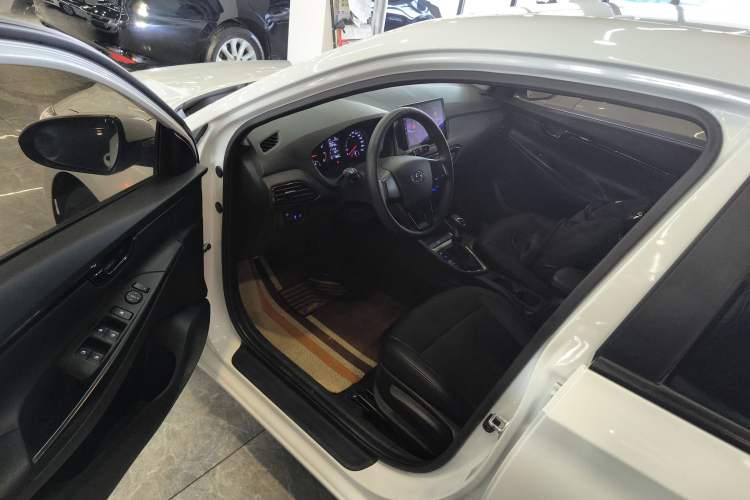 Used Hyundai Celesta 2020 1.6L Automatic GL Enjoyable Edition