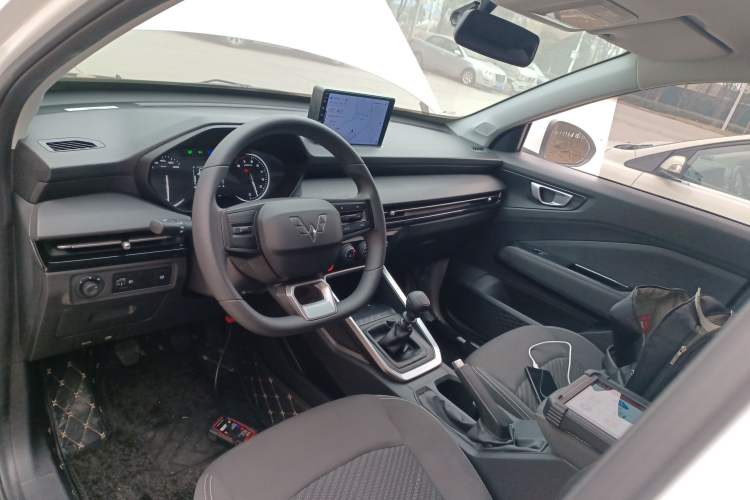 Used Wuling Alvez 2022 1.5L Manual Free-Style Model