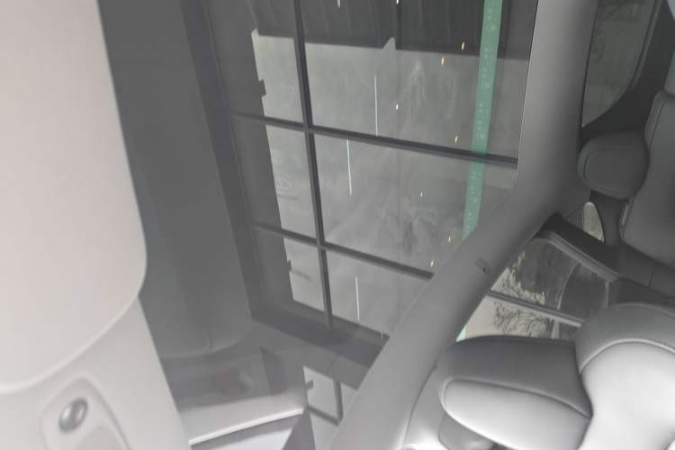 Used Tesla Model Y 2023 Rear-Wheel-Drive Version
