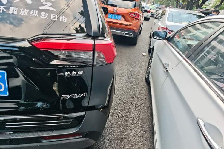 Used Toyota RAV4 2022 2.0L CVT Two-Wheel Drive Fashion Edition
